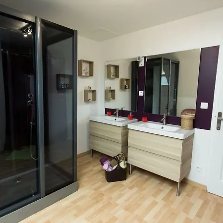 Chambres D'hotes La Grange Renaud * سوموور
